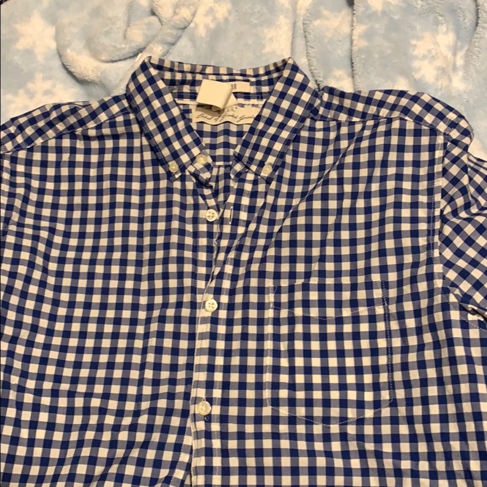 Size medium H&M short sleeve button down